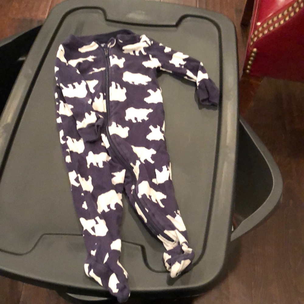 Dip 6-12mo zip up footie pajamas